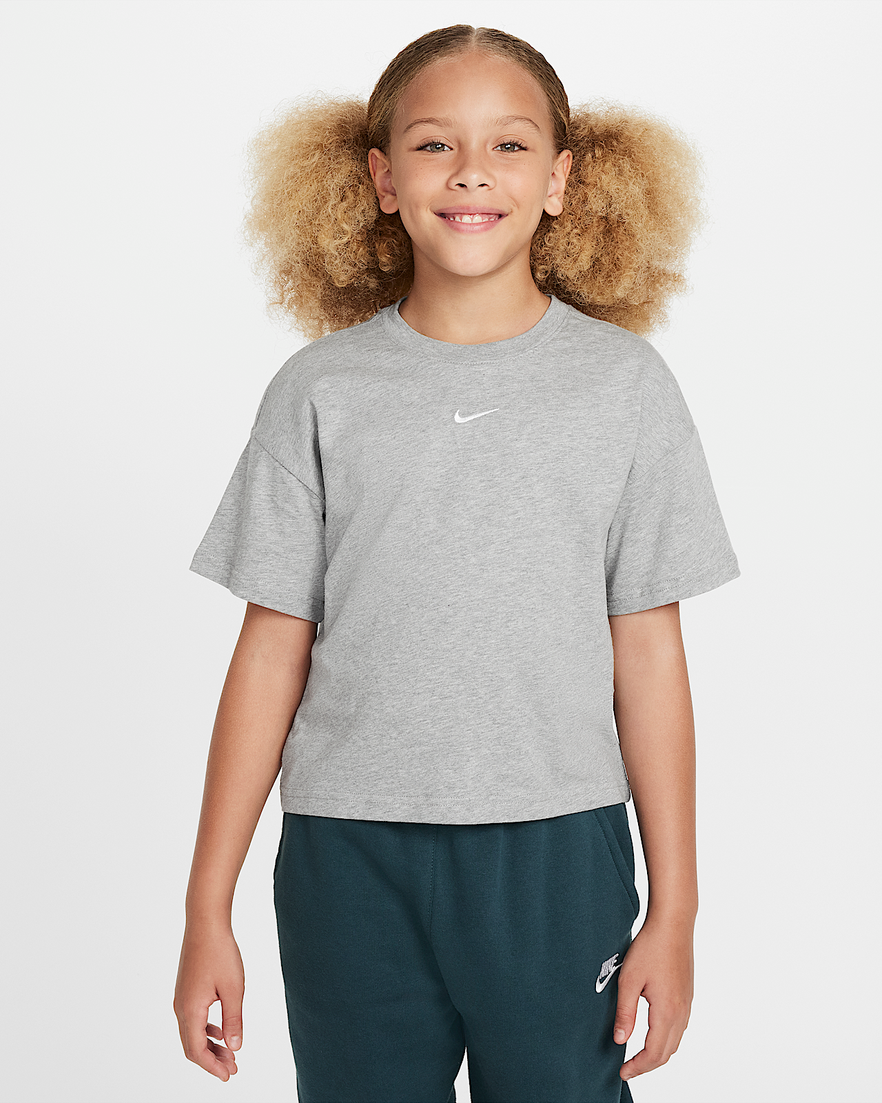 Детская футболка Nike Sportswear Essential Big Kids' (Girls')
