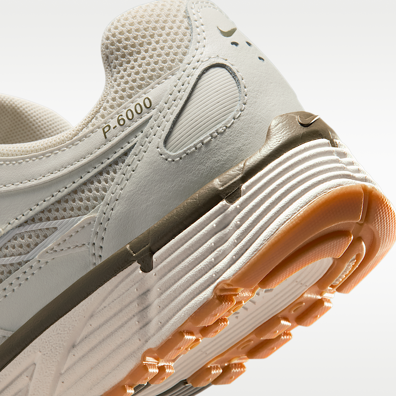 Nike P-6000 sneaker Light Bone/Phantom/Medium Olive/Sail