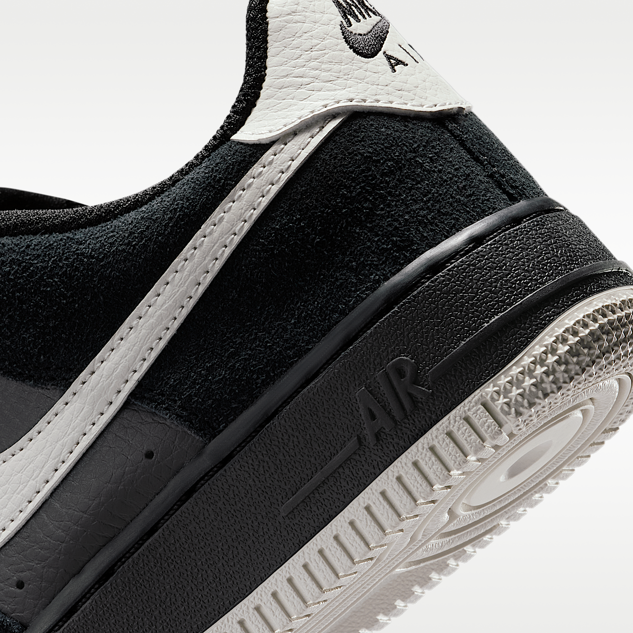Nike Air Force 1 sneaker Zwart/Light Bone