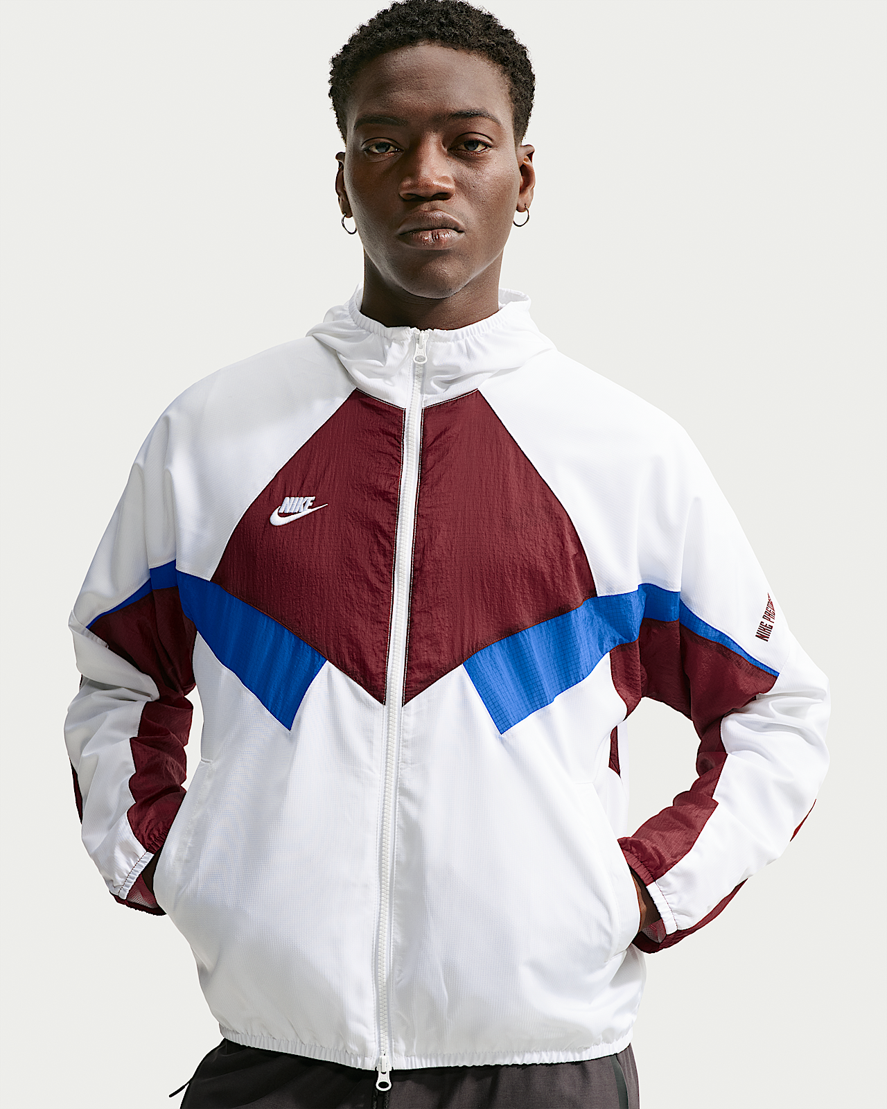 Мужская куртка Nike Premier Repel Soccer Hooded Woven Track