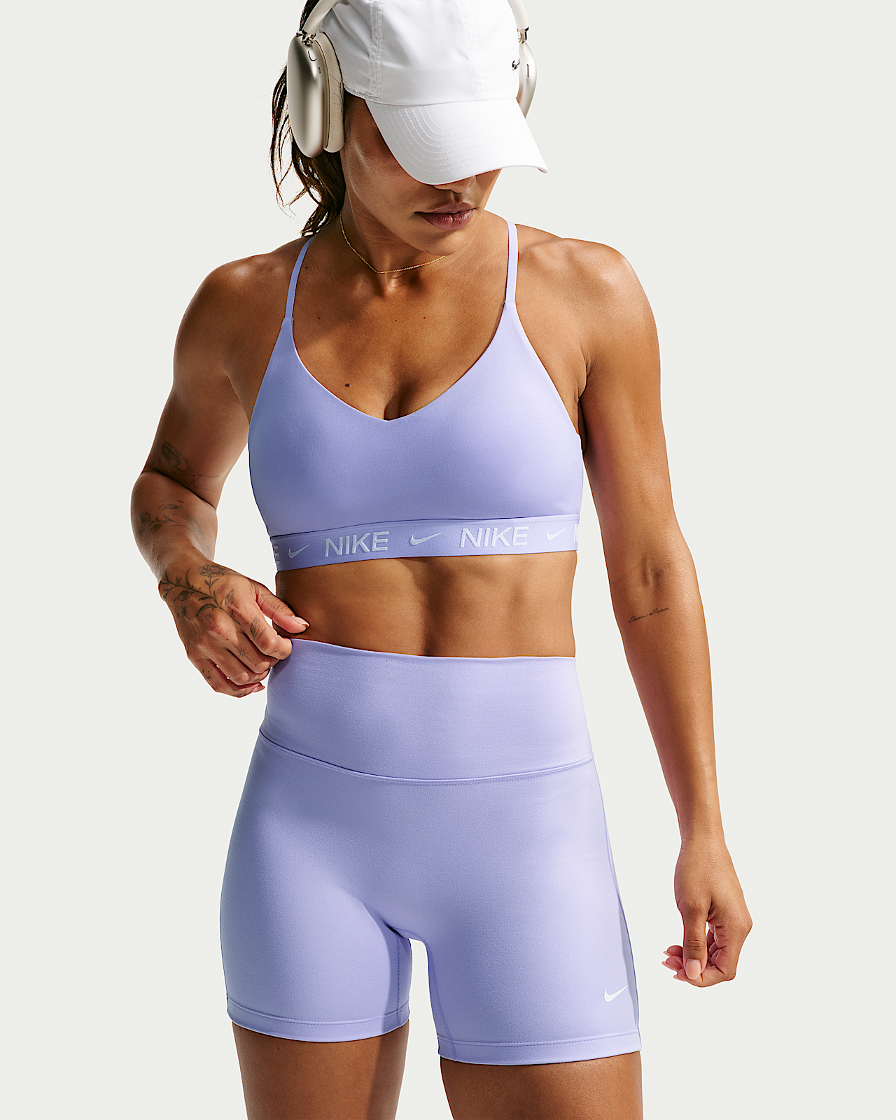 Женские  Nike Indy Light Support Padded Adjustable Sports Bra