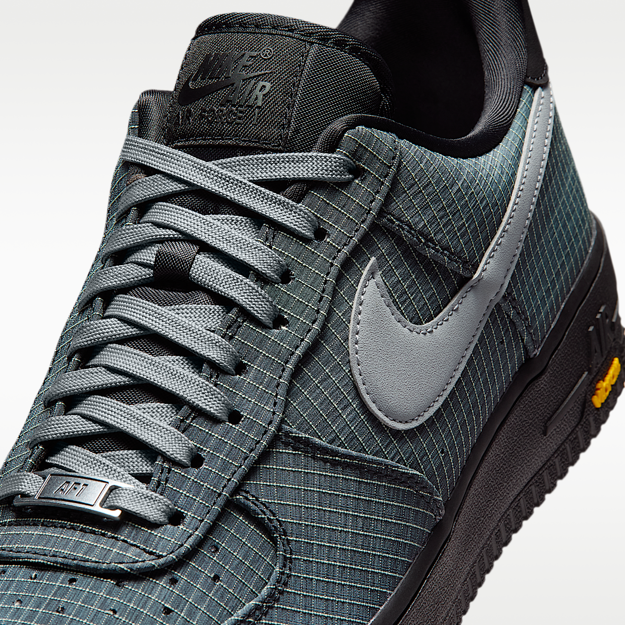 Nike  sneaker Zwart/Light Lemon Twist/Speed Yellow/Smoke Grey
