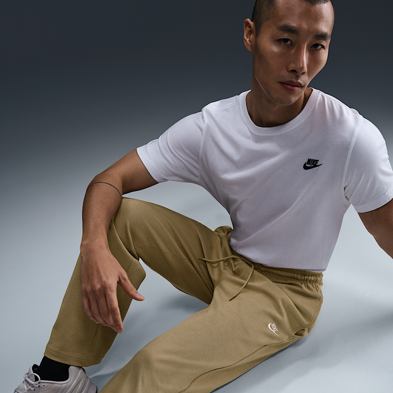 Nike  sneaker Parachute Beige/Wit