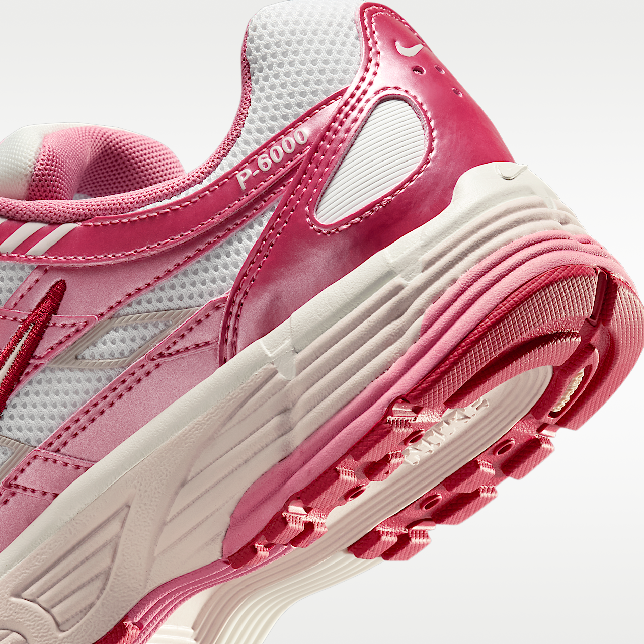 Nike P-6000 sneaker Summit White/Peony/Team Crimson/Silt Red