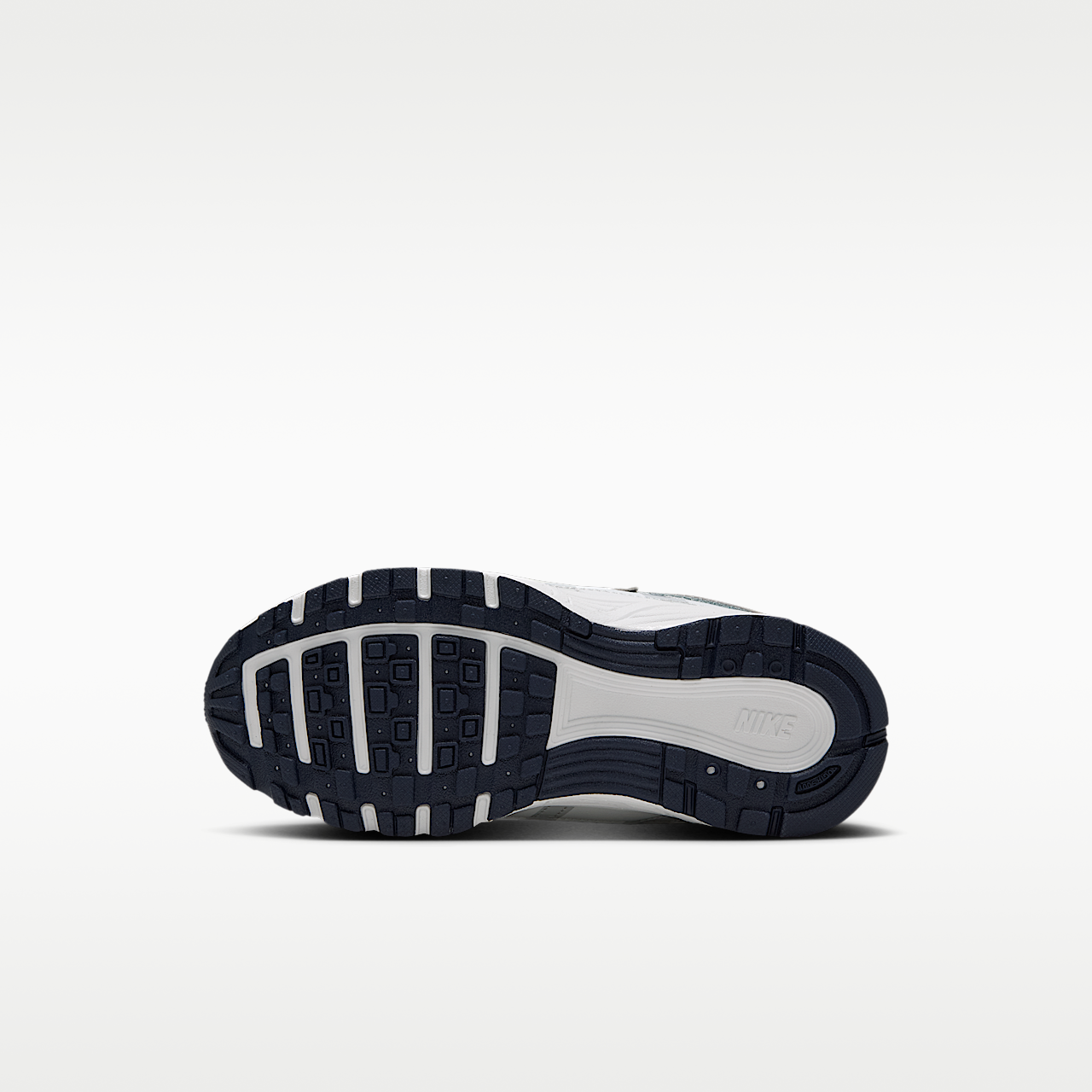 Nike P-6000 sneaker Wolf Grey/Summit White/Racer Blue/Blue Eclipse