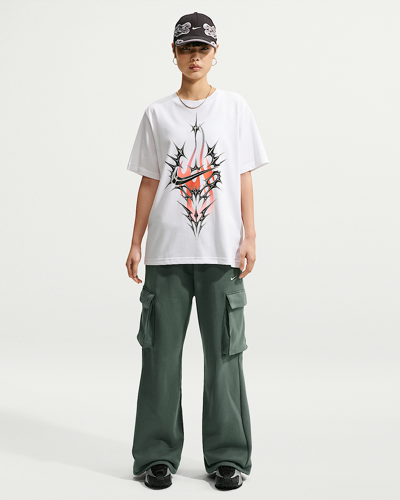 Женские  Nike Studio Fleece Medium Weight Oversized High-Rise Cargo Pants