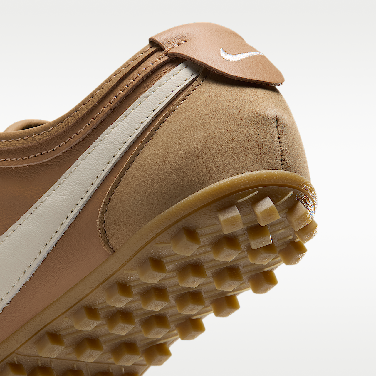 Nike  sneaker Flax/Gum Medium Brown/Malachite/Pale Ivory