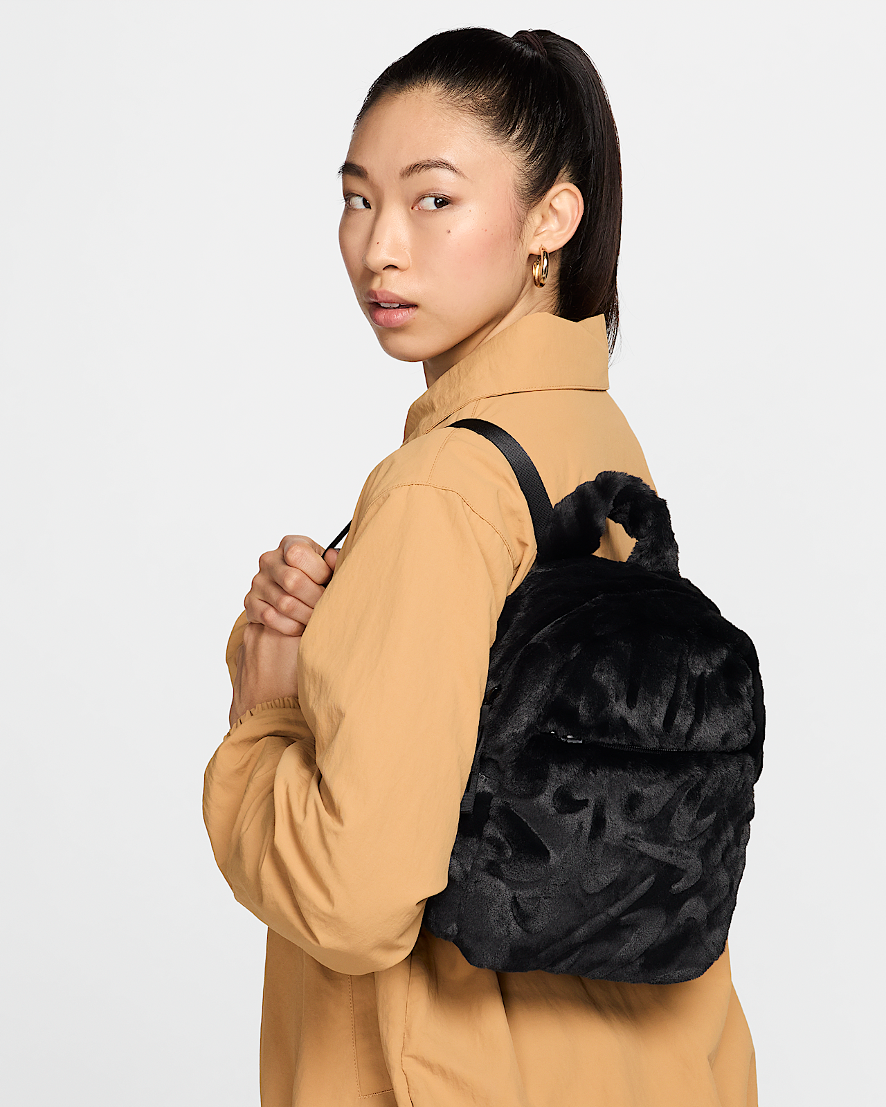 Женский рюкзак Nike Sportswear Futura Faux Fur Mini Backpack (6L)