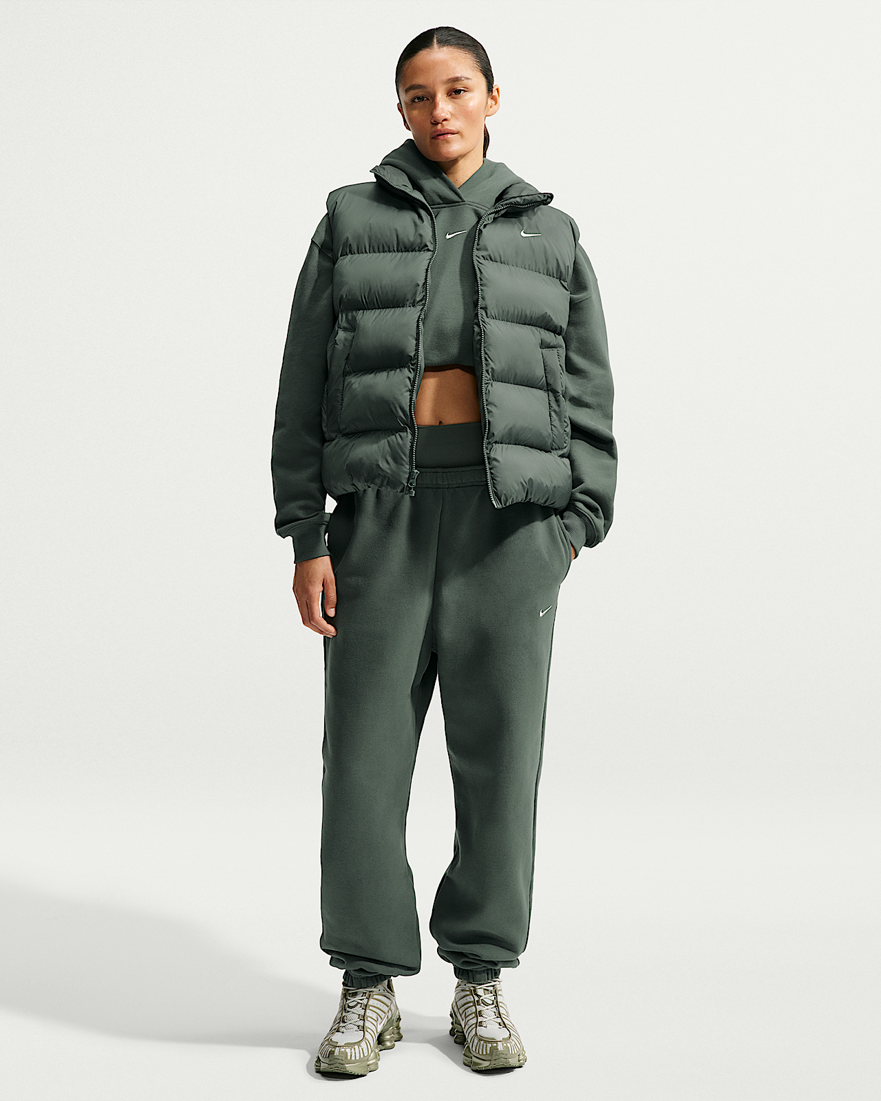 Женские  Nike Studio Fleece Medium Weight High-Rise Oversized Cuffed Pants