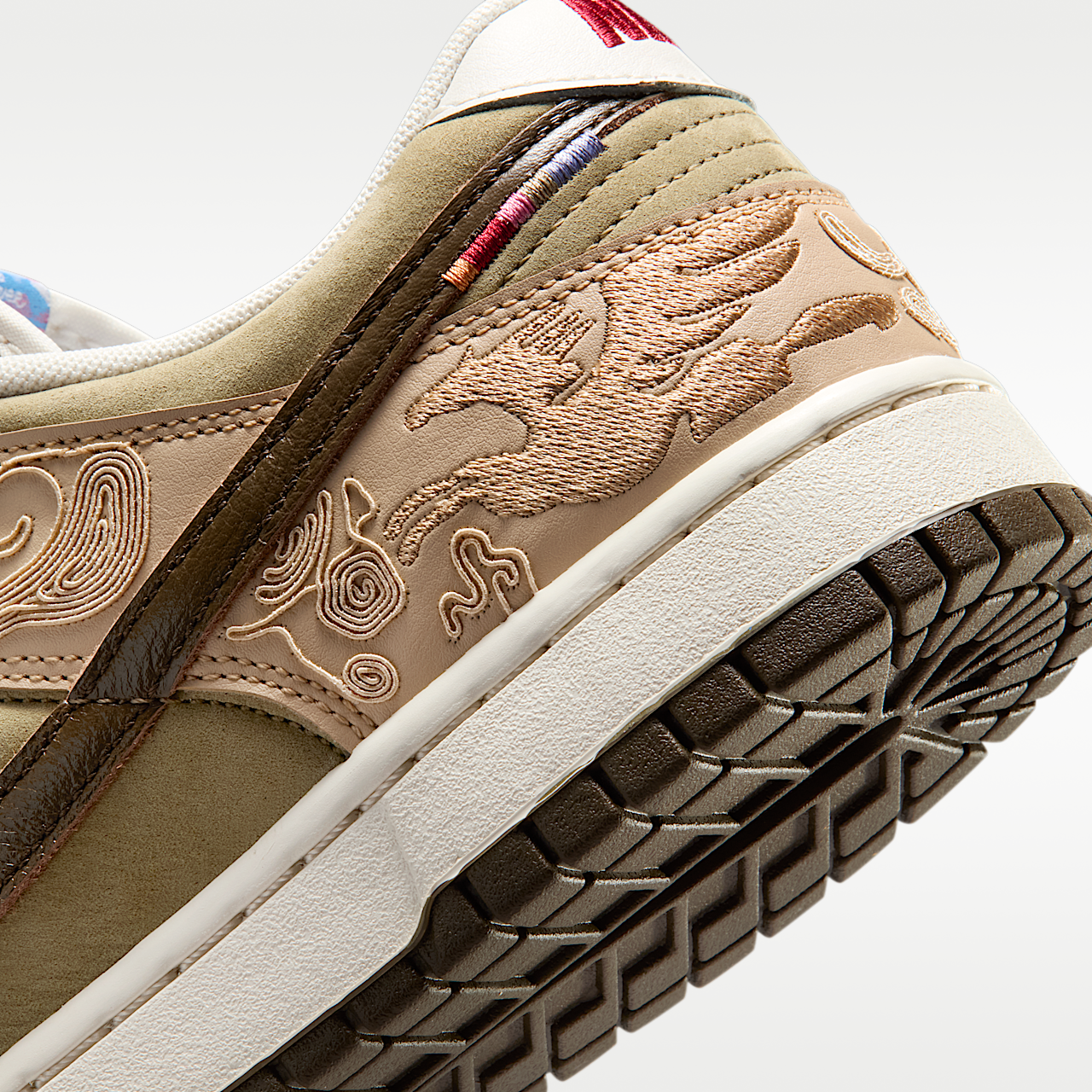 Nike Dunk Low sneaker Linen/Phantom/Neutral Olive/Dark Hazel