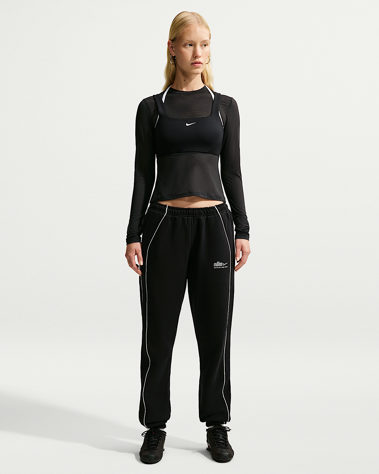 Женские  Nike Studio Fleece Medium Weight Mid-Rise Cuffed Pants