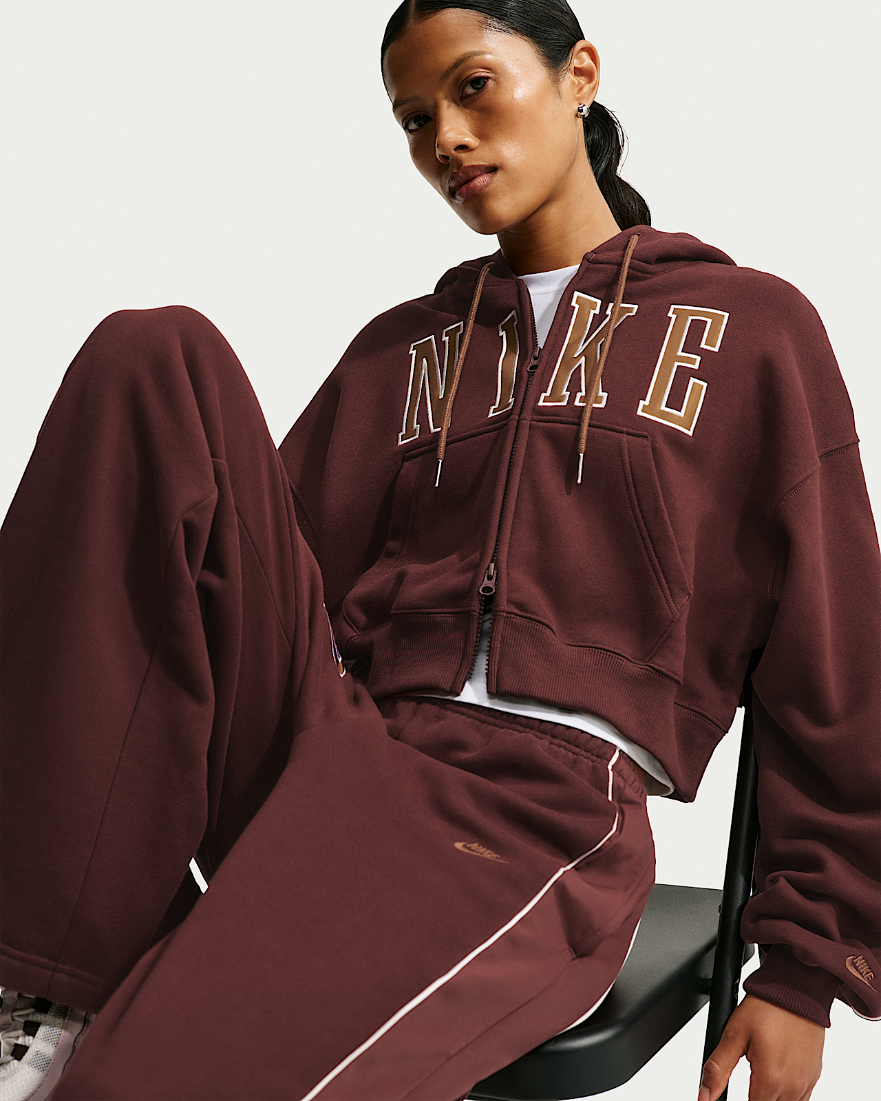 Женское худи Nike Studio Fleece Medium Weight Oversized Full-Zip Cropped Hoodie
