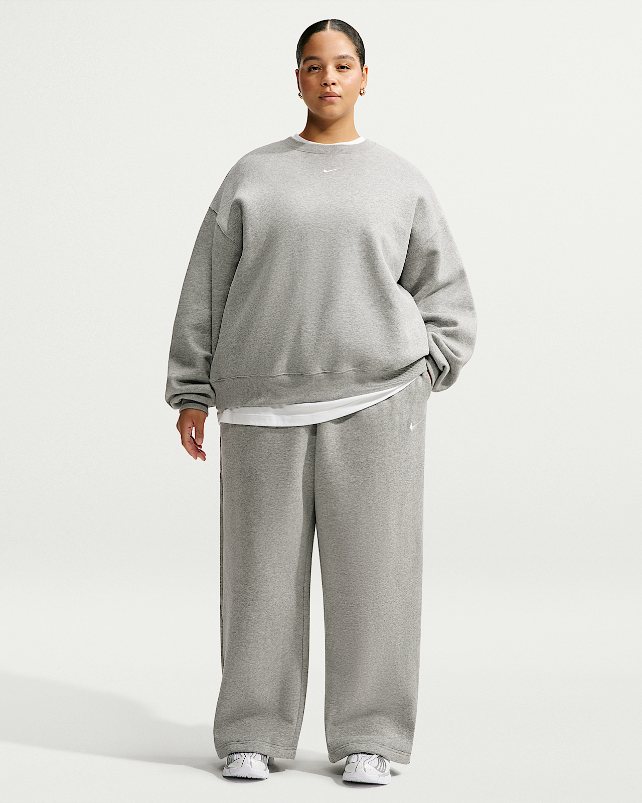 Женские  Nike Studio Fleece Medium Weight Mid-Rise Wide-Leg Pants