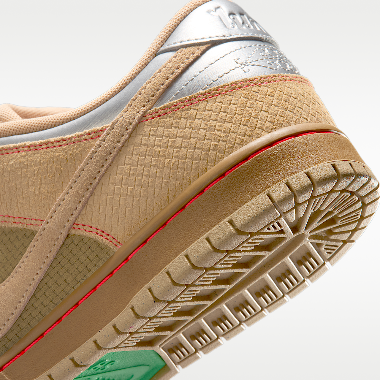 Nike Dunk Low sneaker Canvas/Parachute Beige/Bright Crimson/Vachetta Tan