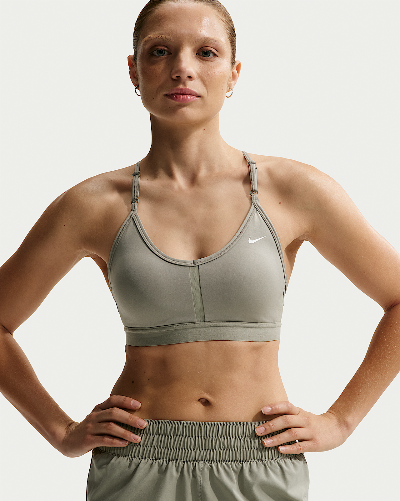 Женские  Nike Indy Light-Support Padded V-Neck Sports Bra