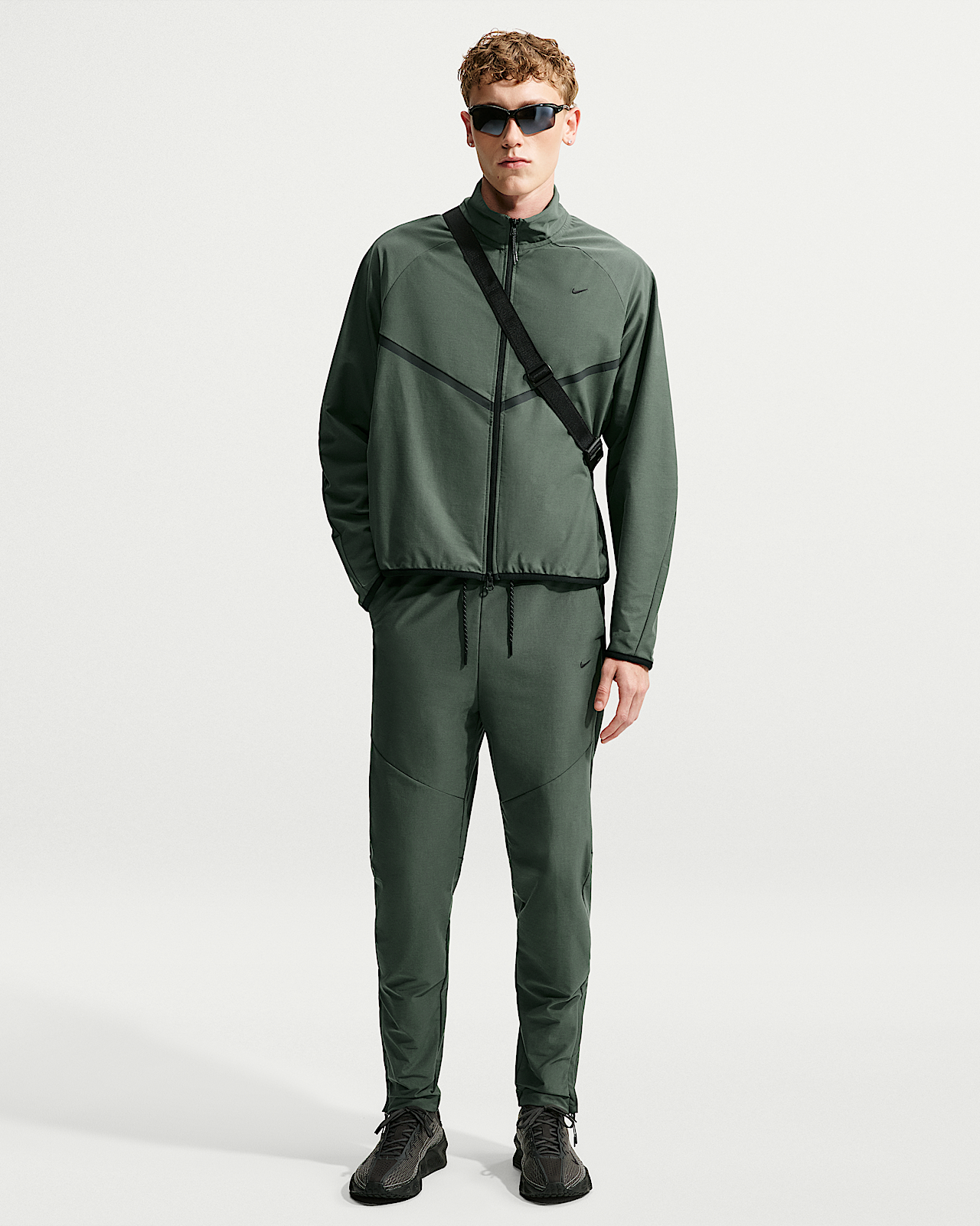 Мужские  Nike Tech Dri-FIT Shori Knit Pants
