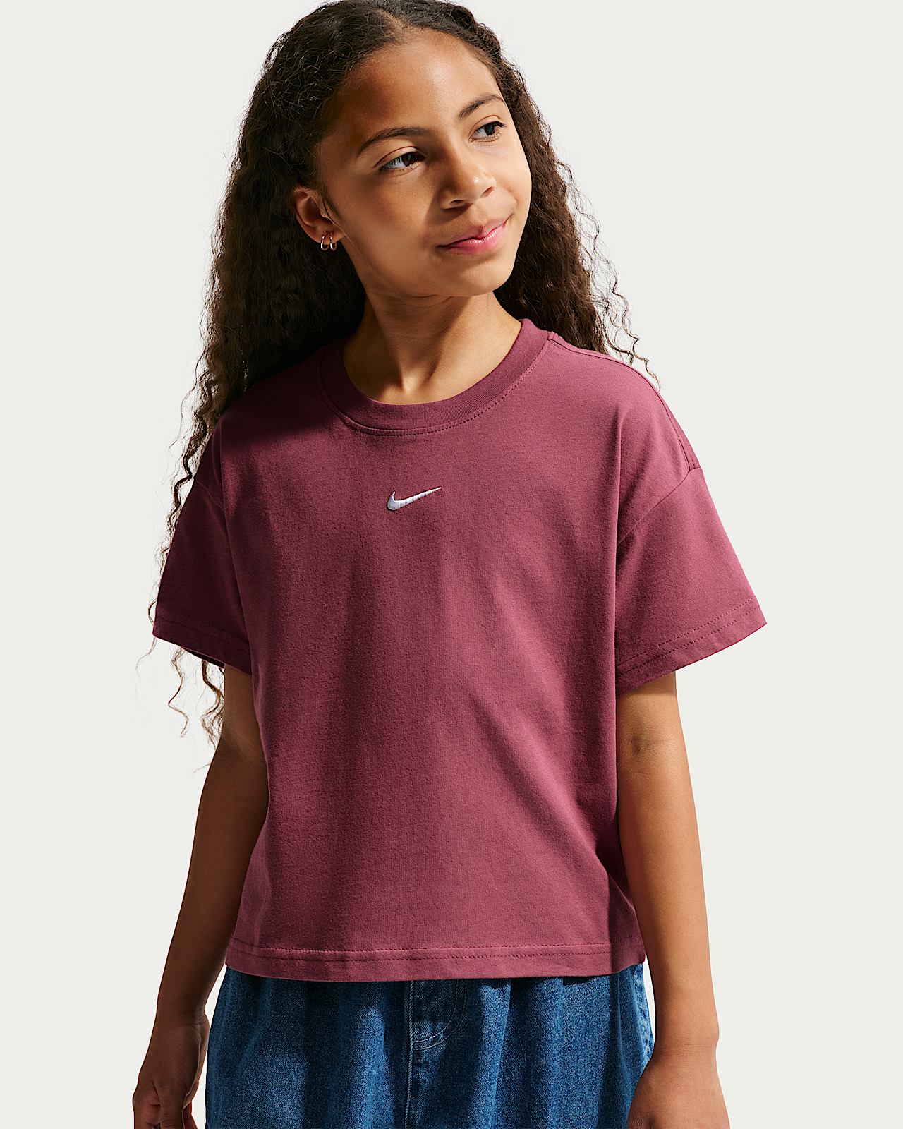 Детская футболка Nike Sportswear Essential Big Kids' (Girls')