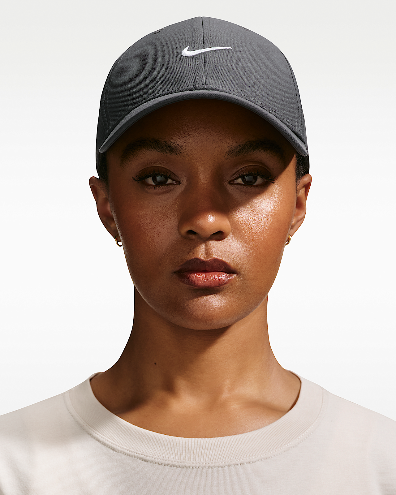 Женская кепка Nike Club Structured Swoosh Cap