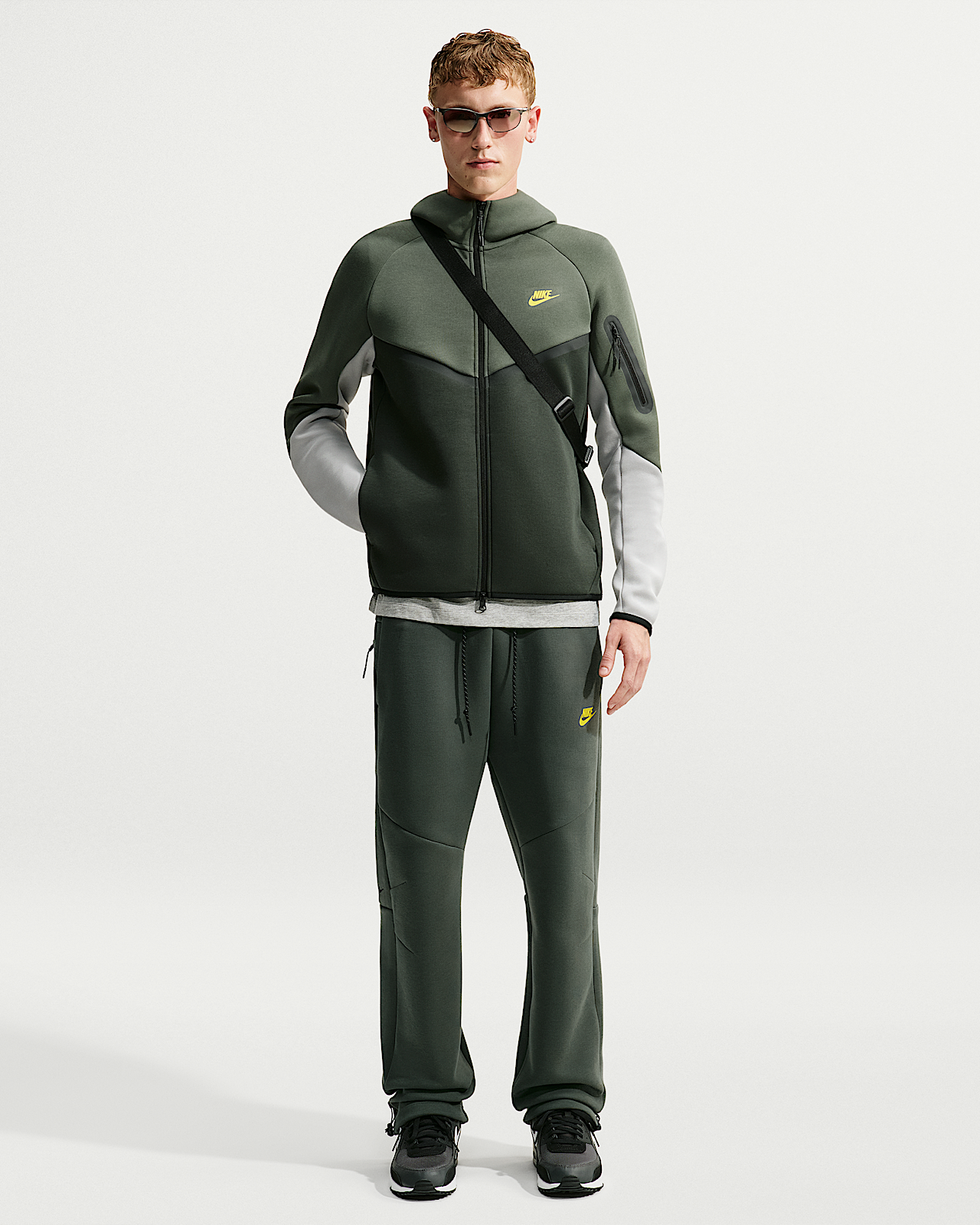 Мужские  Nike Tech Open-Hem Fleece Pants