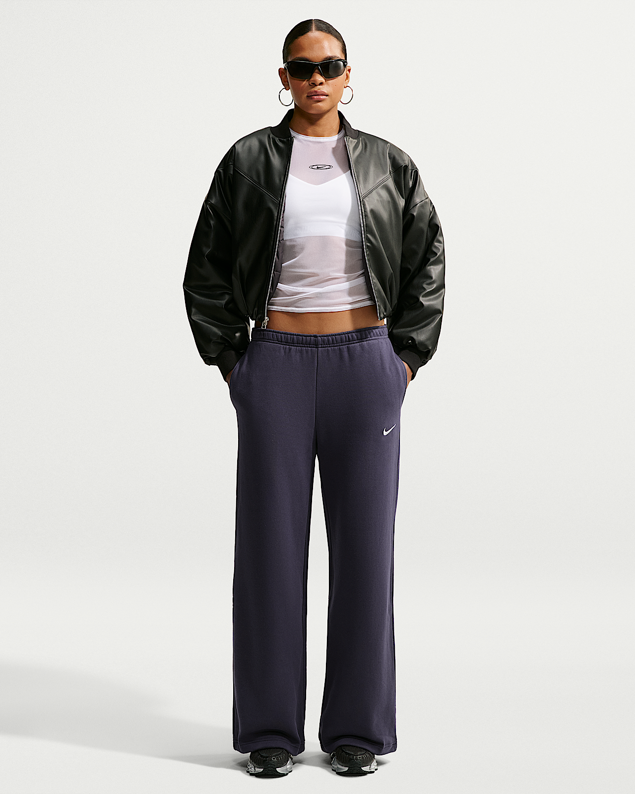 Женские  Nike Studio Fleece Medium Weight Mid-Rise Wide-Leg Pants