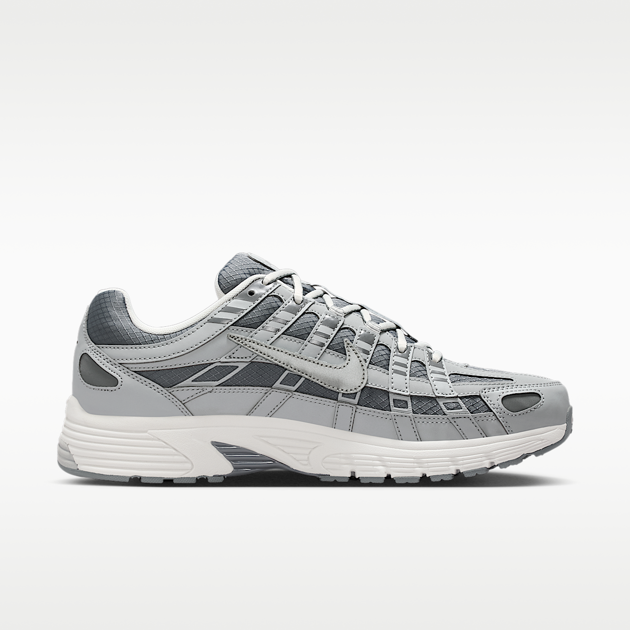 Nike P-6000 sneaker Light Smoke Grey/Phantom/Smoke Grey/Metallic Silver