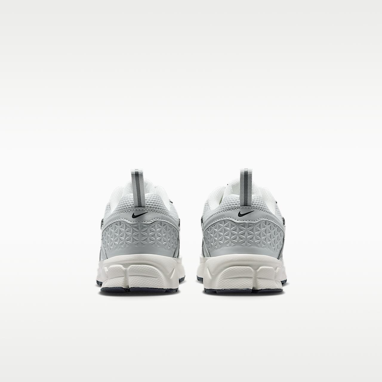 Nike Vomero sneaker Photon Dust/Gridiron/Sail/Chrome