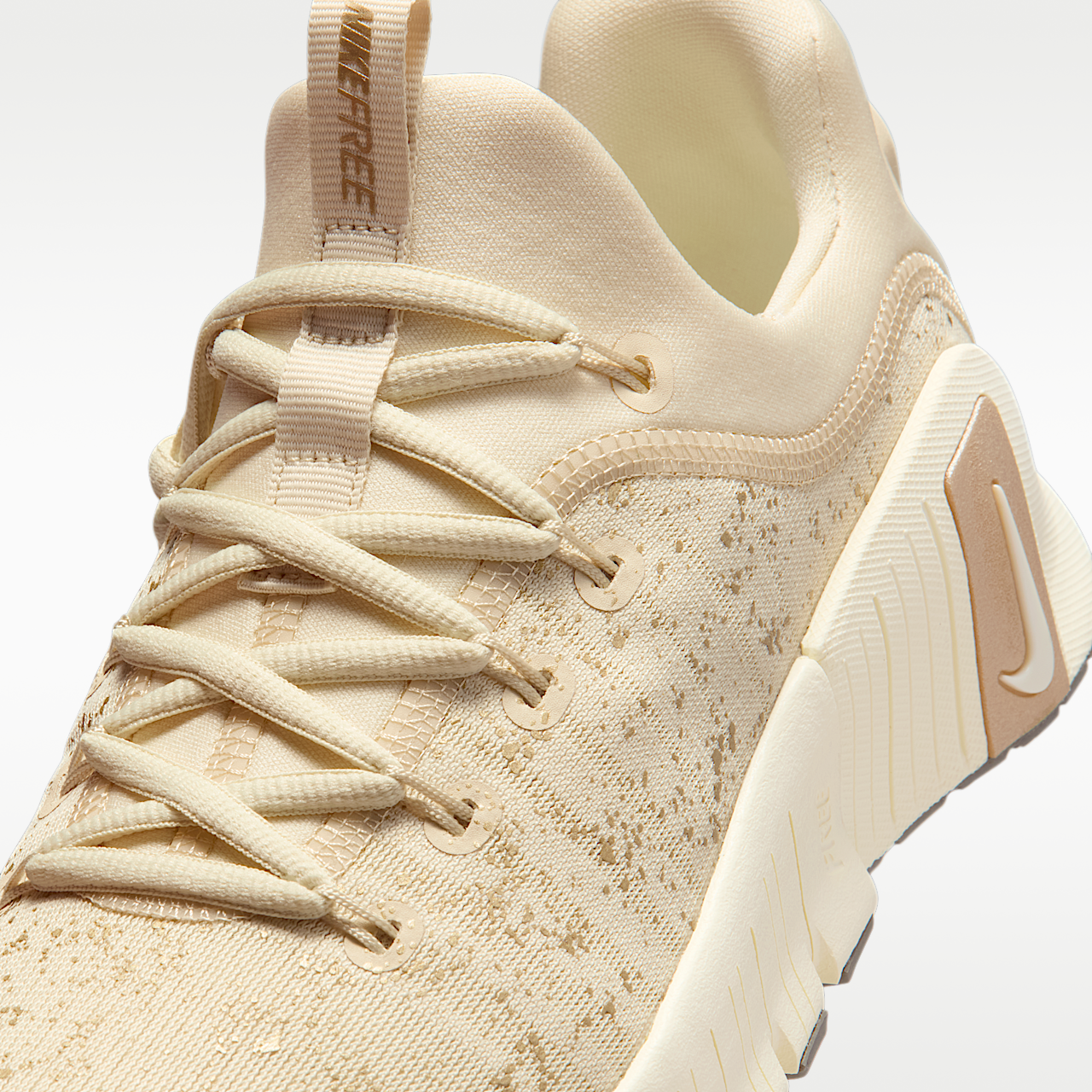 Nike Free sneaker Light Khaki/Coconut Milk/Metallic Gold Grain/Cave Stone
