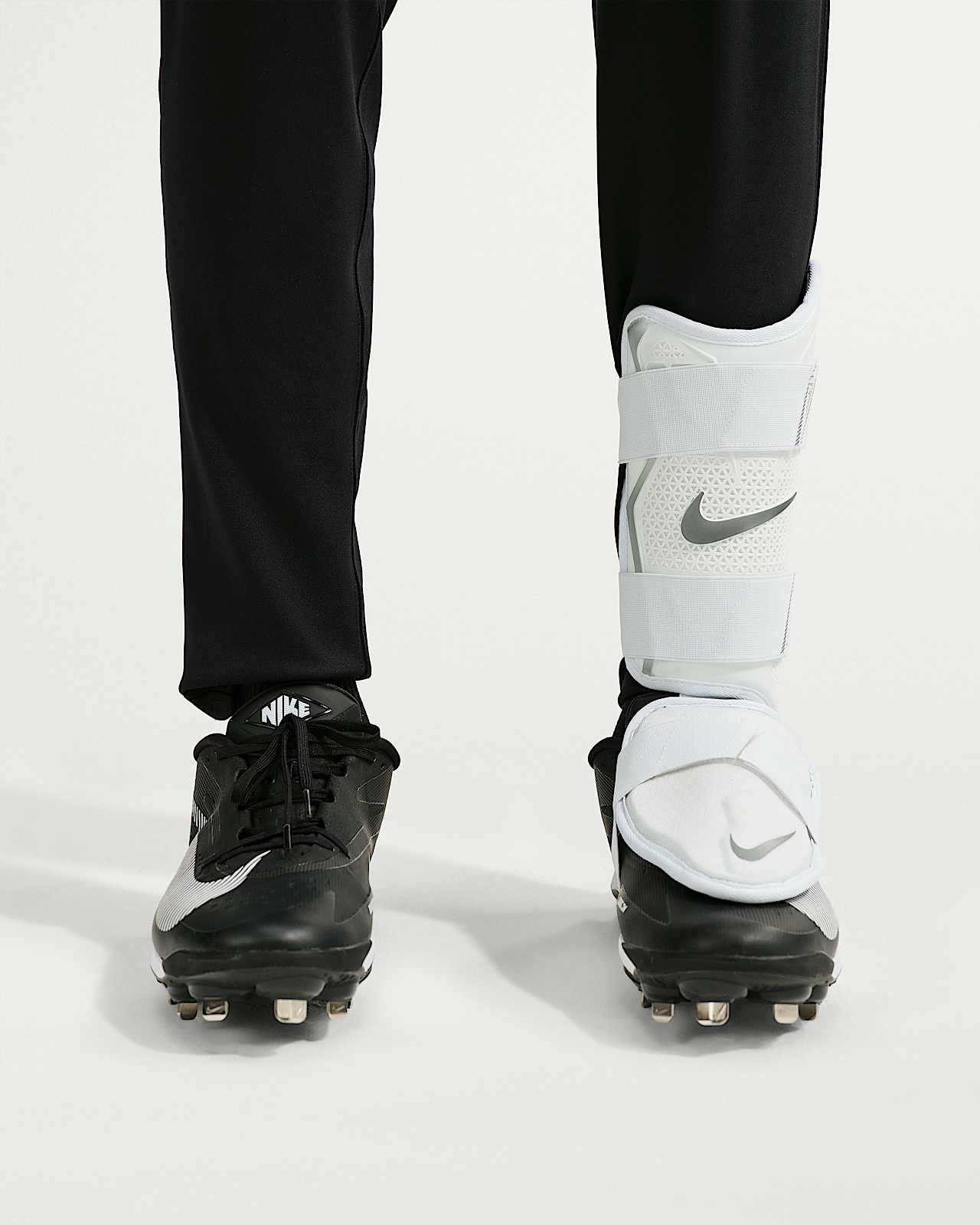 Женские  Nike Vapor Elite Baseball Batter's Leg Guard (Left-Hand Hitter)