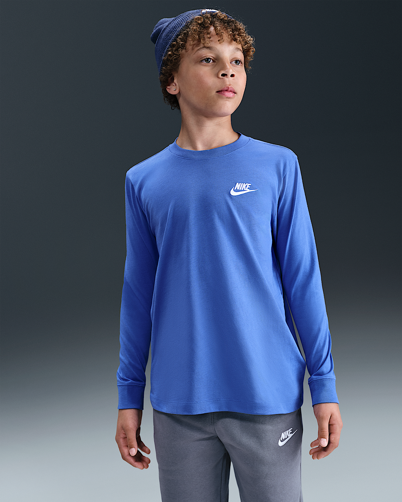 Детская футболка Nike Sportswear Big Kids' Long-Sleeve