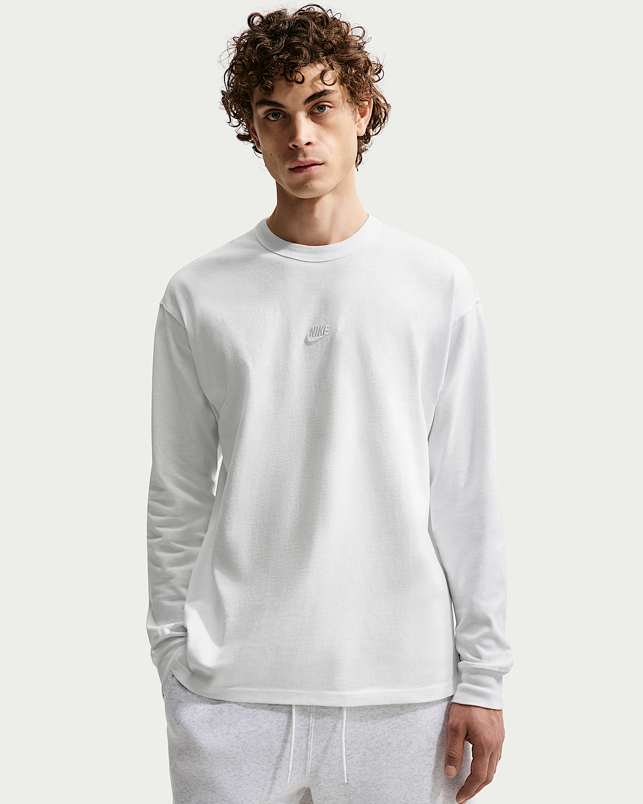 Мужская футболка Nike Sportswear Premium Essentials Long-Sleeve