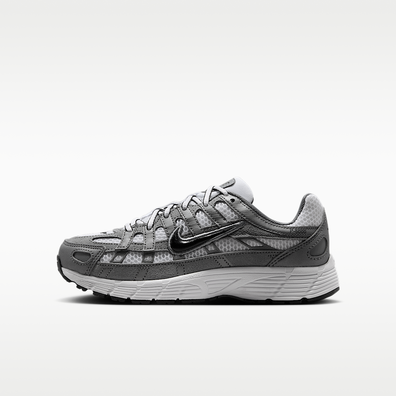 Nike P-6000 sneaker Wit/Metallic Cool Grey/Cool Grey/Zwart