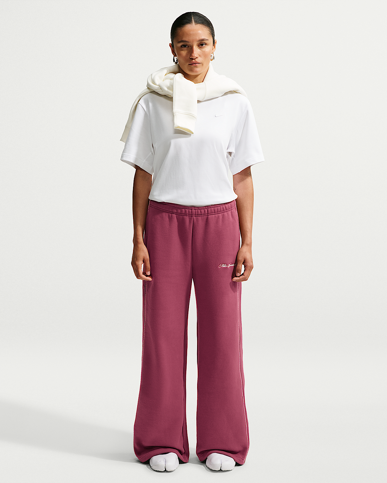 Женские  Nike Studio Fleece Medium Weight Mid-Rise Wide-Leg Pants