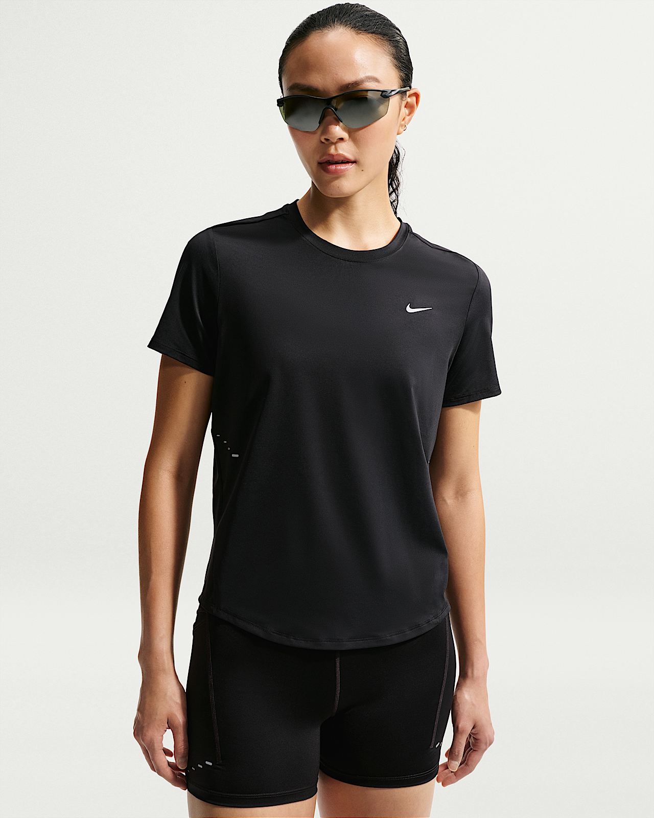 Женские шорты Nike Swift Dri-FIT Short-Sleeve Top для бега