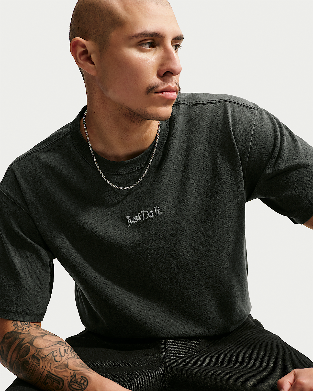Женская футболка Nike Sportswear Premium Essentials