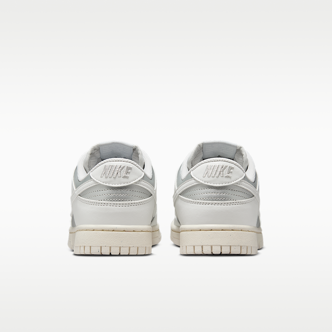 Nike Dunk Low sneaker Metallic Platinum/Pale Ivory/Summit White