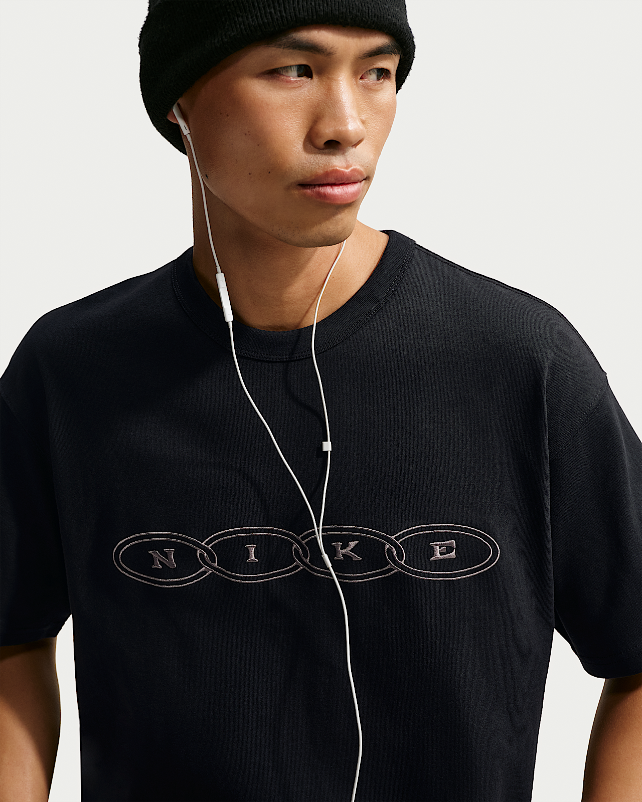 Женская футболка Nike Sportswear Premium Essentials