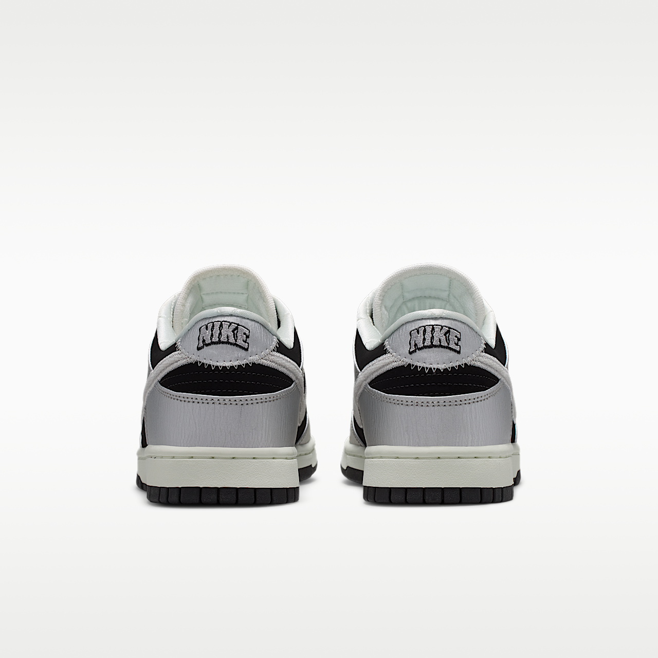 Nike Dunk Low sneaker Metallic Silver/Zwart/Sail/Metallic Silver