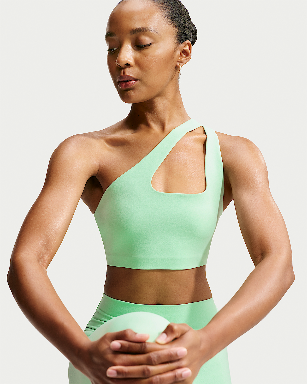 Женские  Nike Zenvy Light-Support Sports Bra