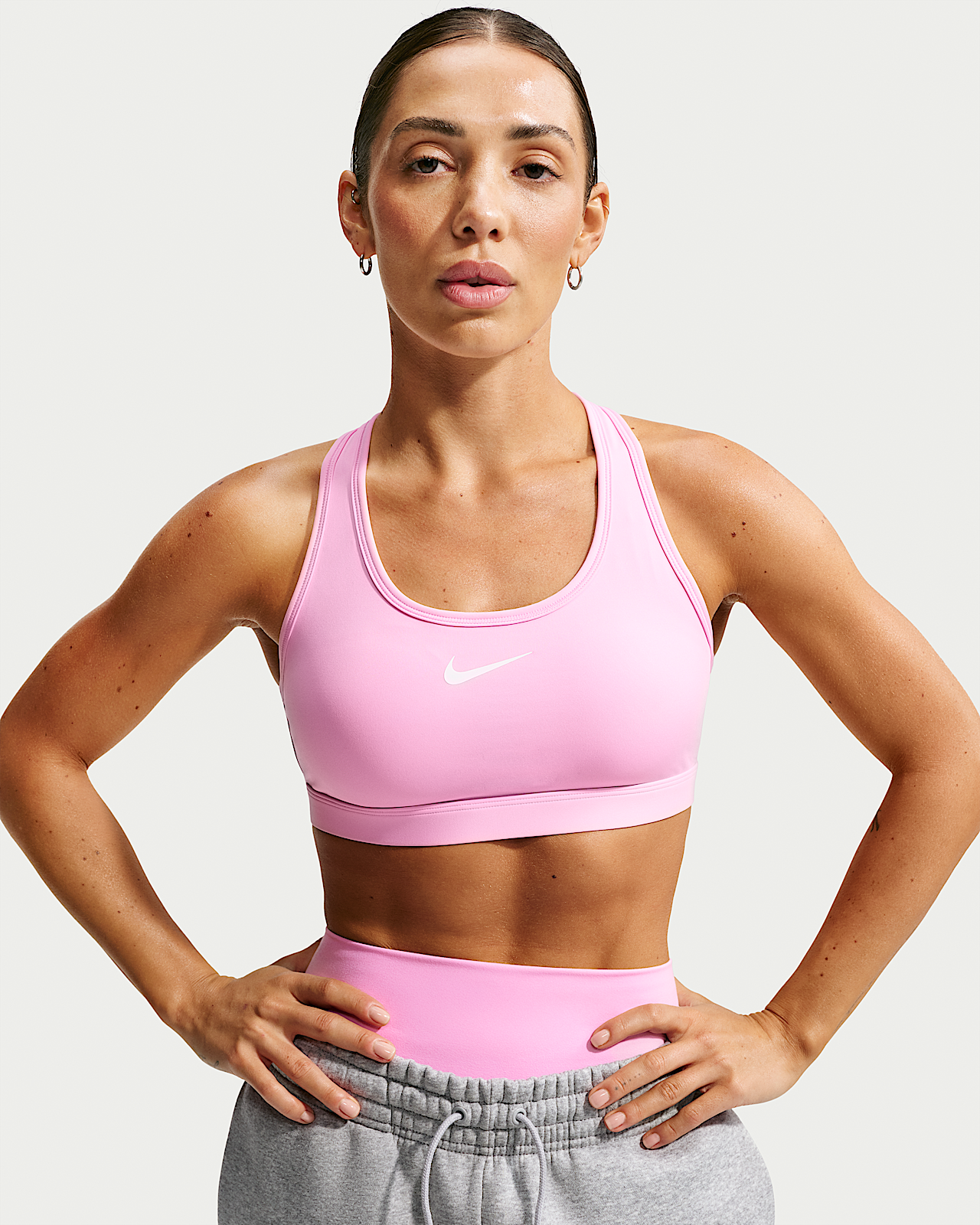Женские  Nike Swoosh Medium-Support Padded Sports Bra