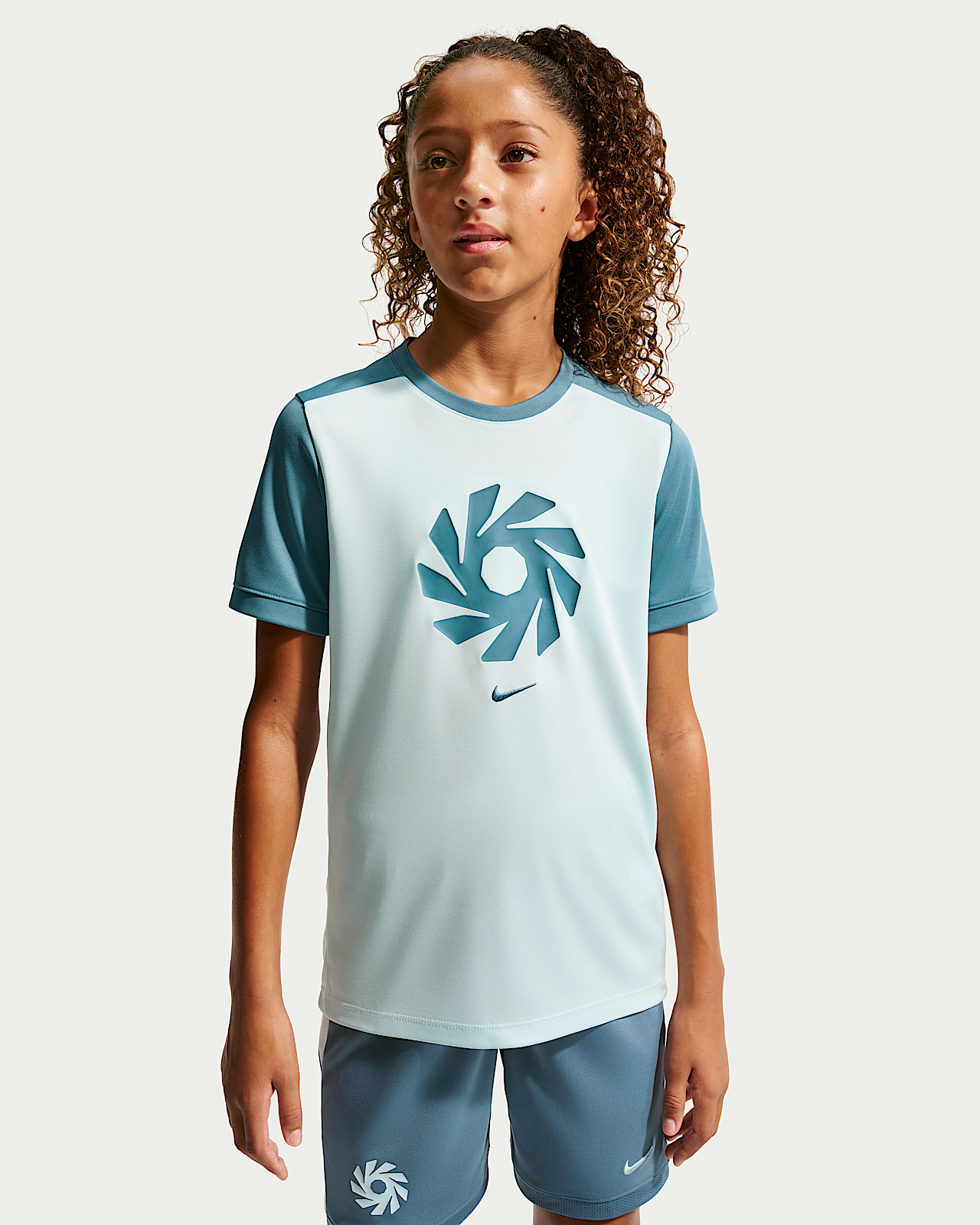 Детские шорты Erling Haaland Academy Big Kids' Nike Dri-FIT Short-Sleeve Soccer Top