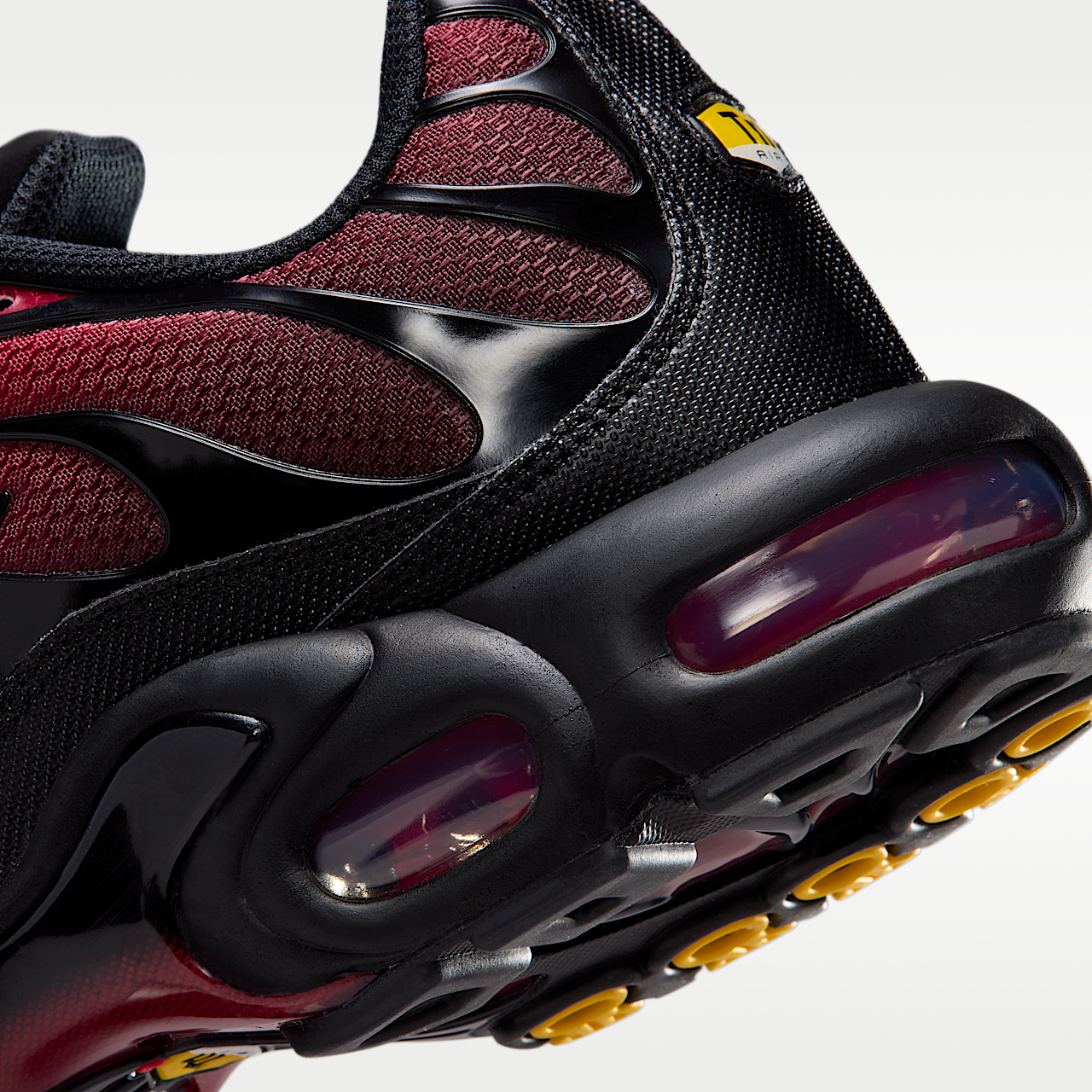 Nike Air Max Plus sneaker Tough Red/Zwart/Mystic Dates/Grey Fog