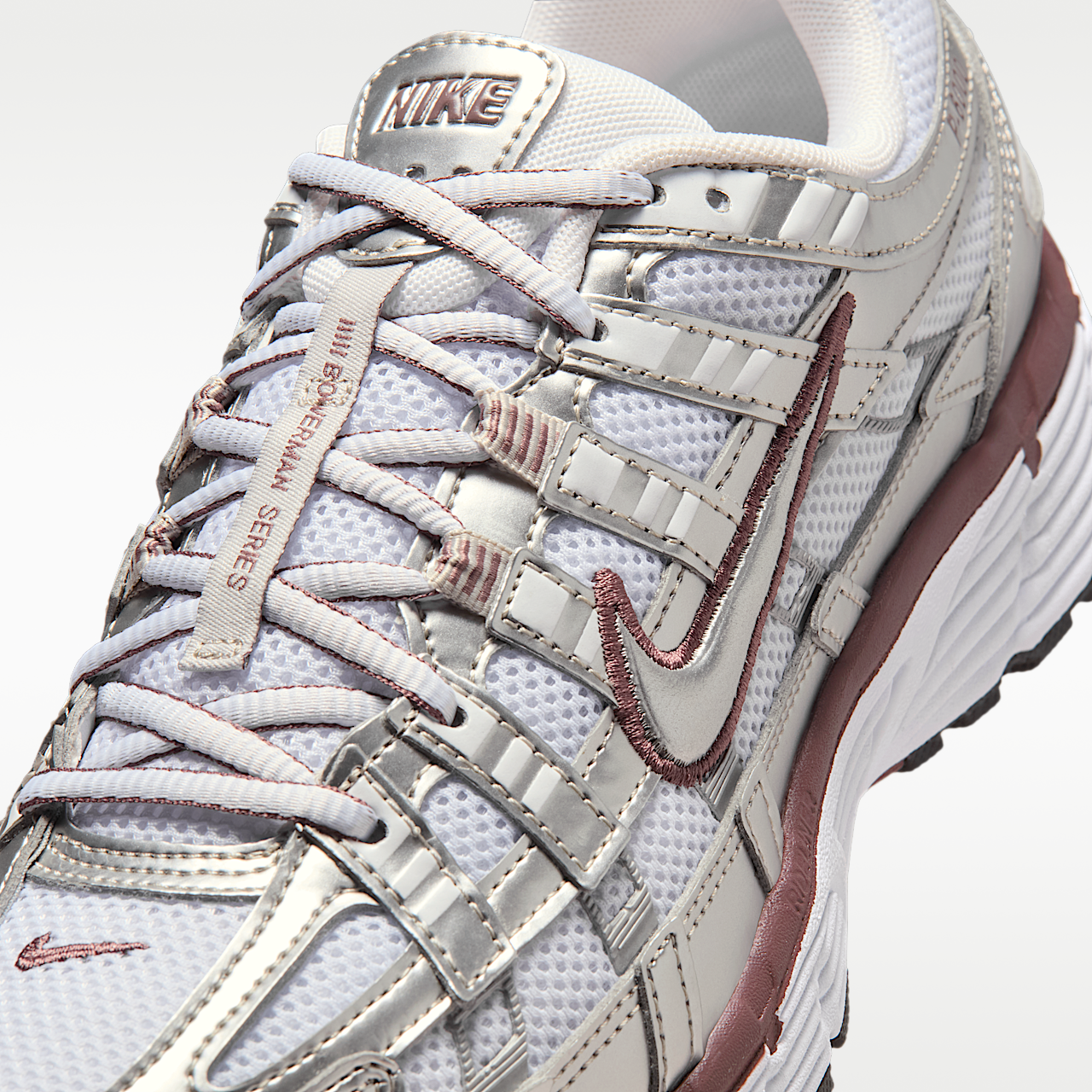 Nike P-6000 sneaker Wit/Metallic Silver/Zwart/Tattoo