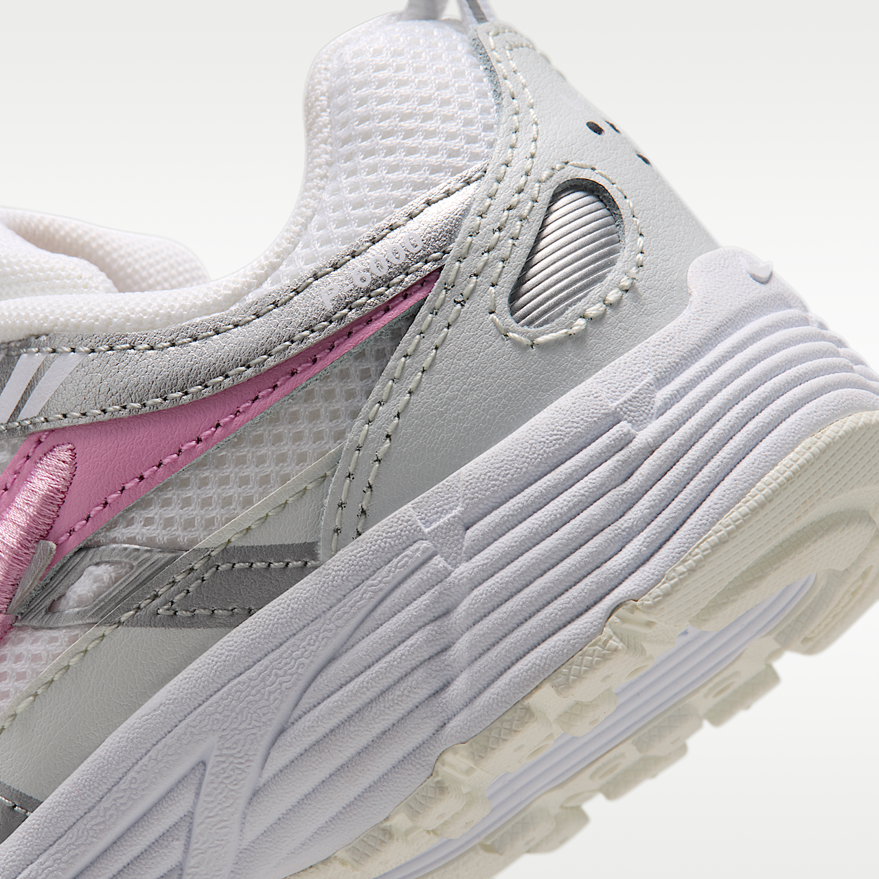 Nike P-6000 sneaker Wit/Pink Rise/Off White/Off White