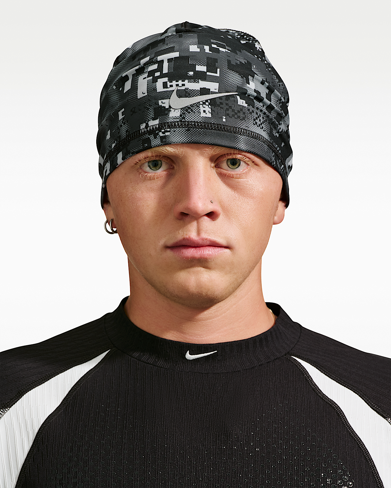 Женские  Nike Peak Dri-FIT Uncuffed Beanie