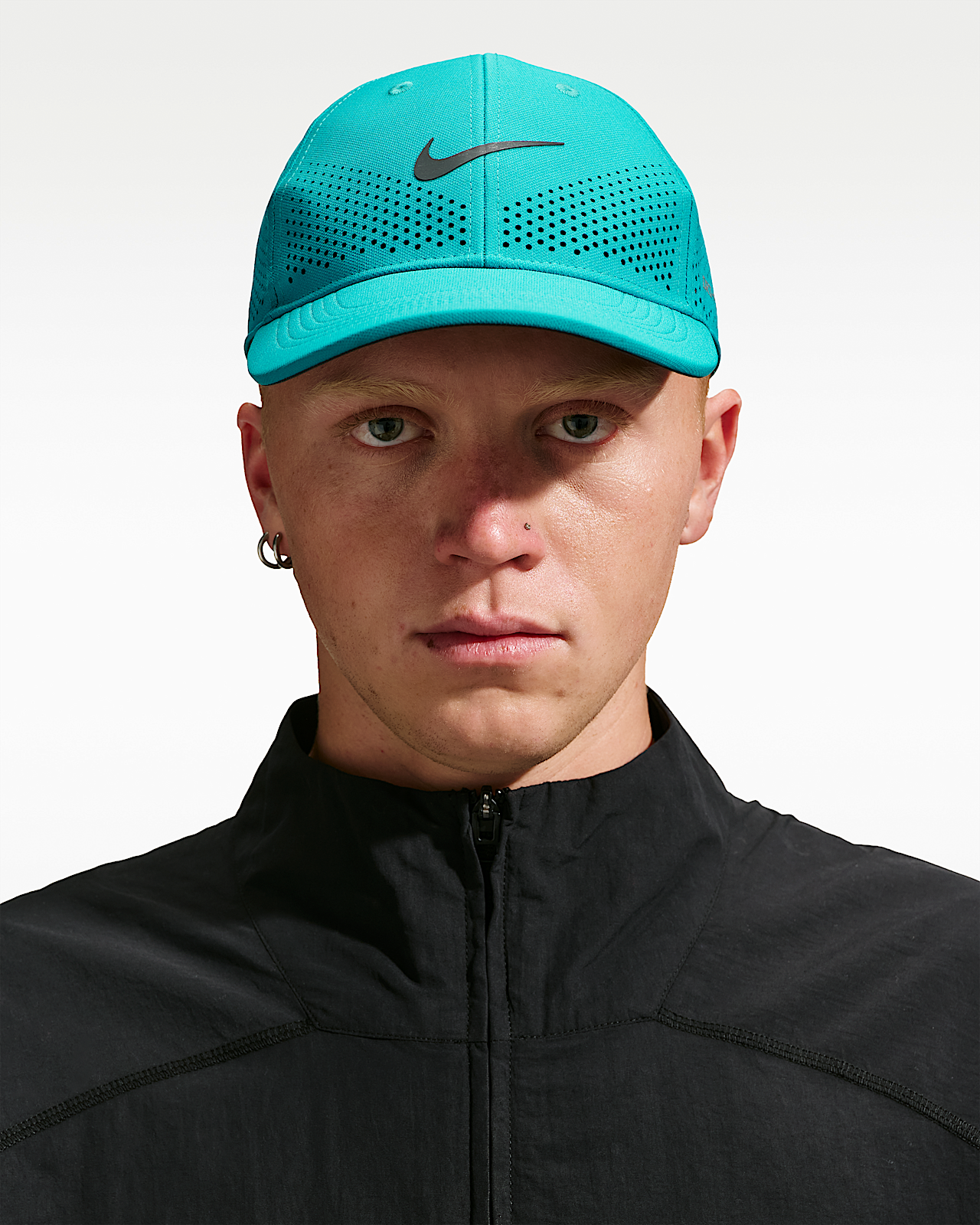 Женская кепка Nike Dri-FIT ADV Club Structured Swoosh Cap