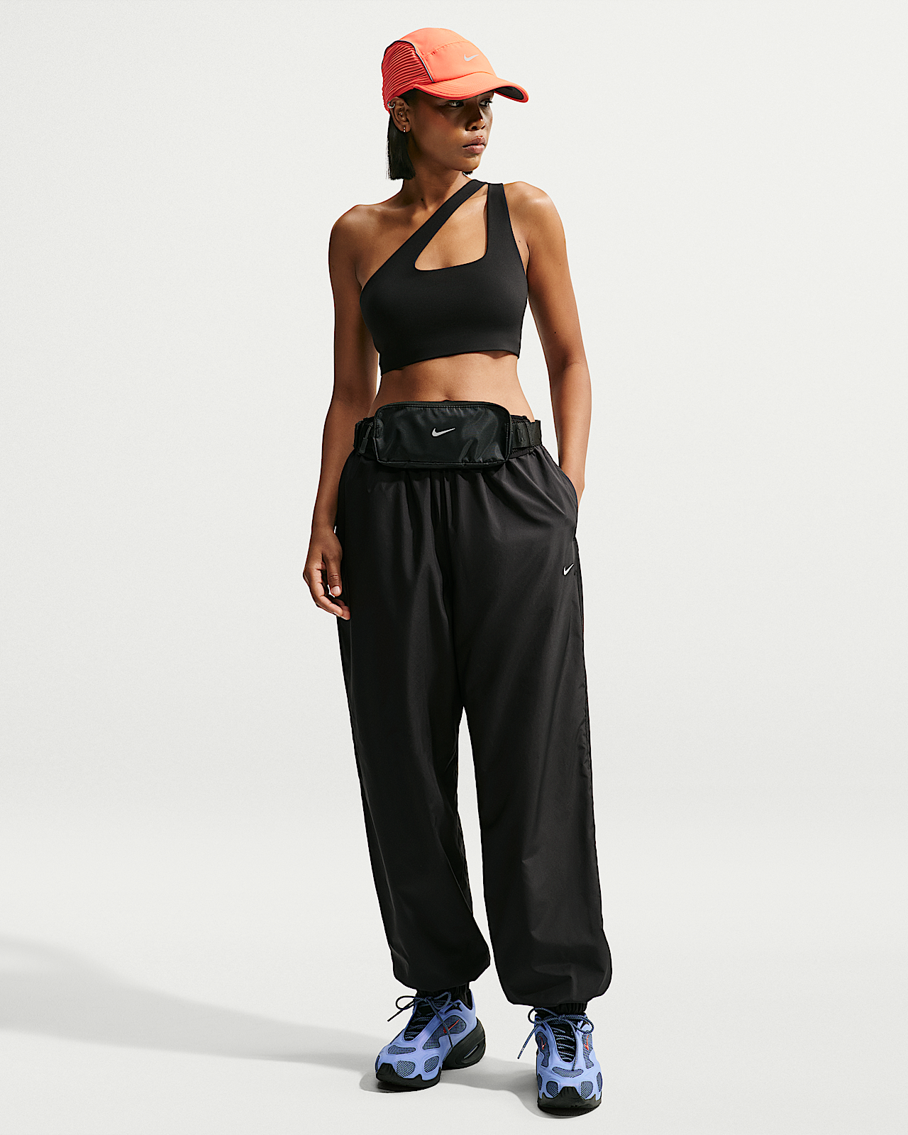 Женские спортивные штаны Nike Sportswear Loose Mid-Rise UV Joggers