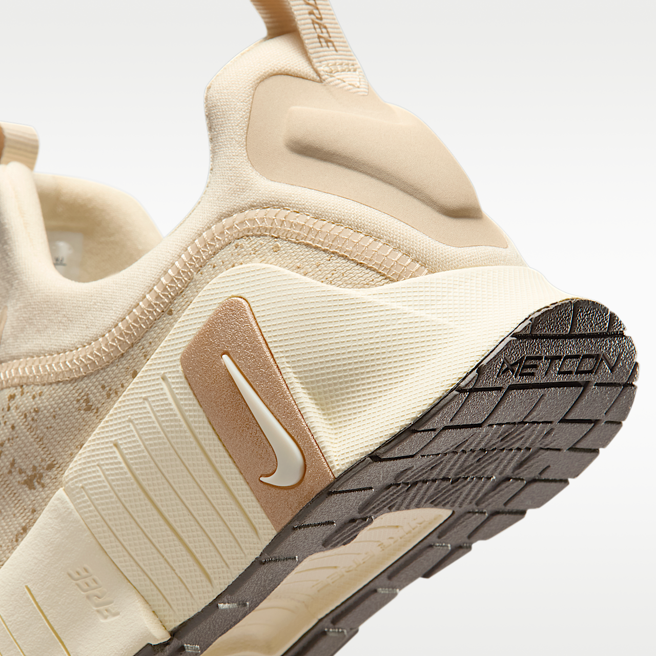 Nike Free sneaker Light Khaki/Coconut Milk/Metallic Gold Grain/Cave Stone