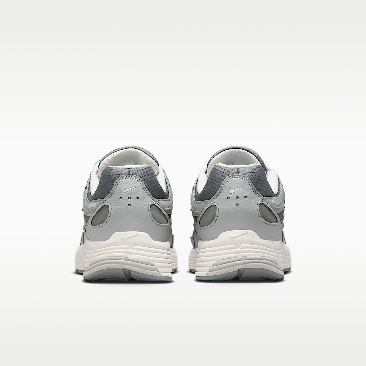 Nike P-6000 sneaker Light Smoke Grey/Phantom/Smoke Grey/Metallic Silver