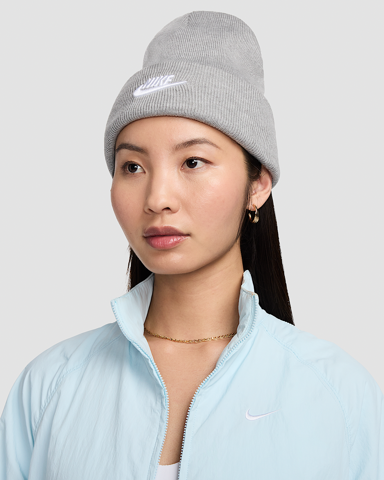 Женские  Nike Peak Futura Beanie