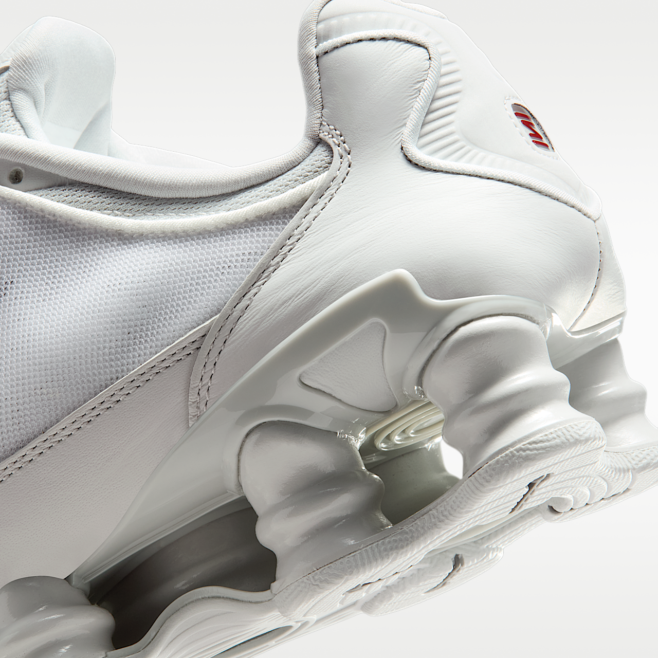 Nike Nike Shox sneaker Photon Dust/Off White/Team Red/Pencil Point